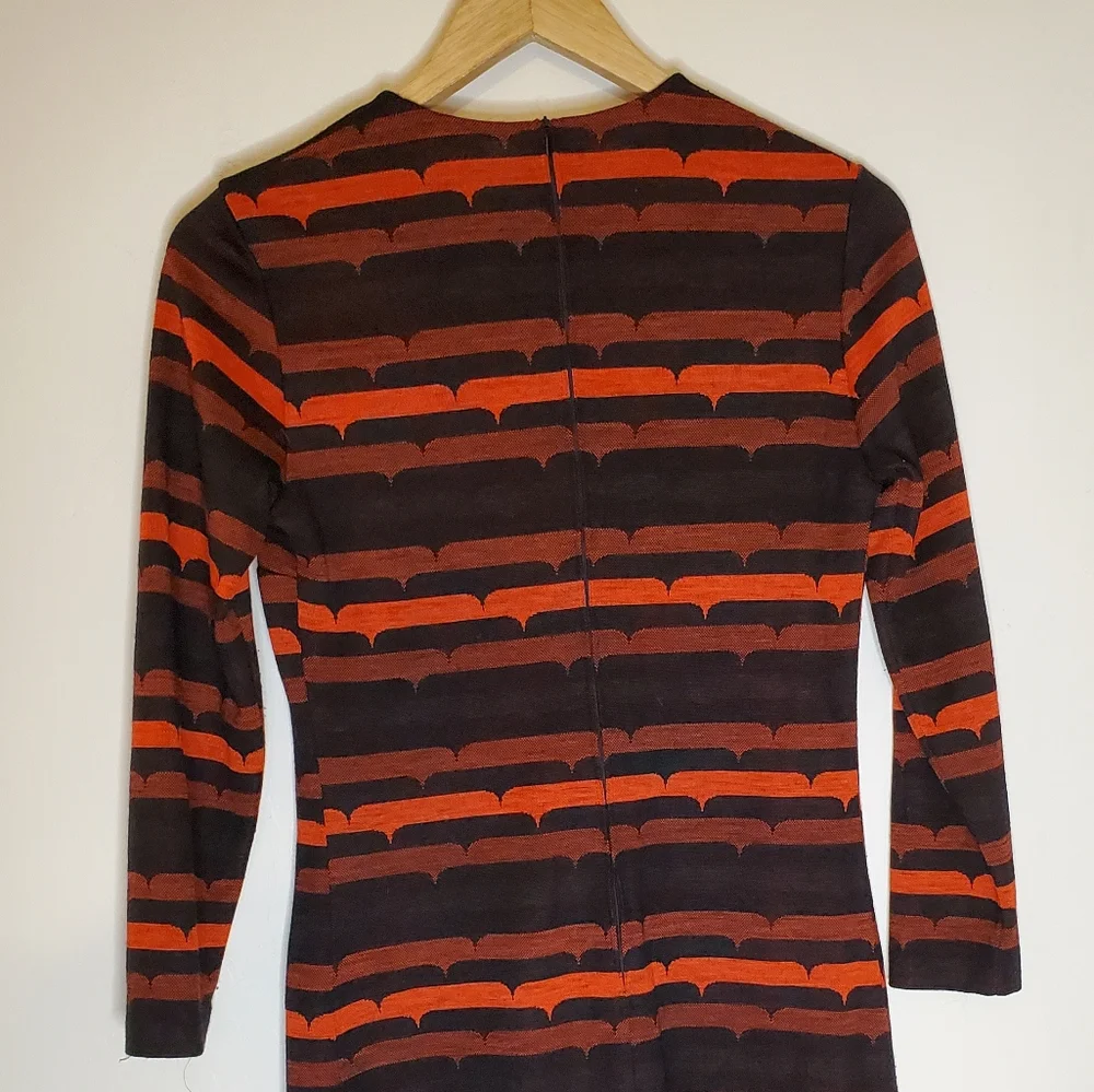 Danish Vintage Mod Red and Black 60s Patterned Long-Sleeve Front Pocket Dress - Picture 10 of 12